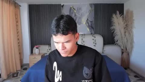 dylanroyce_ online show from March 19, 12:20 pm