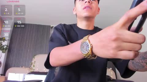 dylanroyce_ online show from May 10, 12:32 pm