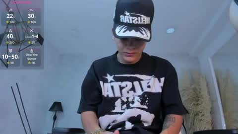 dylanroyce_ online show from May 14, 1:18 pm