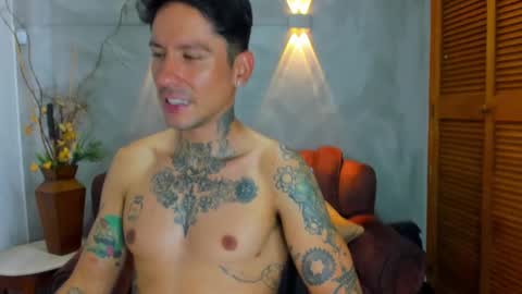 D Y L A N online show from December 3, 8:17 pm