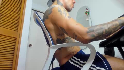 D Y L A N online show from December 9, 9:05 pm