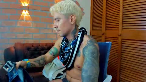 D Y L A N online show from September 9, 11:15 pm