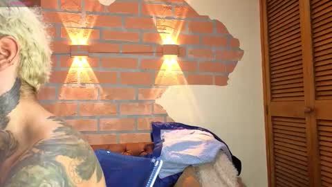 D Y L A N online show from September 28, 8:47 pm