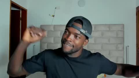 Snapshot of dylantaylor_1 chatting on February 14, 3:58 am Dylan Taylor online show from February 14, 3:58 am