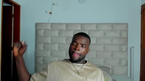 Snapshot of dylantaylor_1 chatting on February 16, 3:46 am Dylan Taylor online show from February 16, 3:46 am