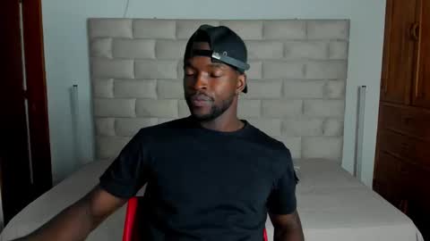 Snapshot of dylantaylor_1 chatting on February 21, 4:02 am Dylan Taylor online show from February 21, 4:02 am