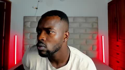 Snapshot of dylantaylor_1 chatting on March 2, 3:52 am Dylan Taylor online show from March 2, 3:52 am