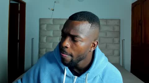 Snapshot of dylantaylor_1 chatting on March 4, 3:23 am Dylan Taylor online show from March 4, 3:23 am