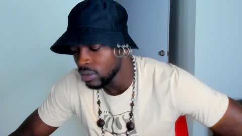 Snapshot of dylantaylor_1 chatting on March 21, 11:48 am Dylan Taylor online show from March 21, 11:48 am