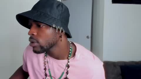 Snapshot of dylantaylor_1 chatting on March 29, 11:54 am Dylan Taylor online show from March 29, 11:54 am