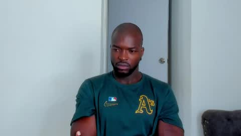 Snapshot of dylantaylor_1 chatting on April 2, 11:19 am Dylan Taylor online show from April 2, 11:19 am