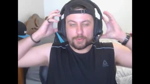 Snapshot of dylboi47 chatting on October 13, 8:20 pm dylboi47 online show from October 13, 8:20 pm