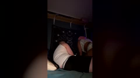 Snapshot of dyshaychick chatting on April 4, 7:06 am dyshaychick online show from April 4, 7:06 am