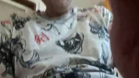 Snapshot of dzejnys chatting on November 19, 10:37 am dzejnys online show from November 19, 10:37 am