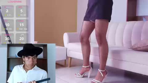 Snapshot of e_r_o_s_ chatting on September 25, 8:45 pm John online show from September 25, 8:45 pm