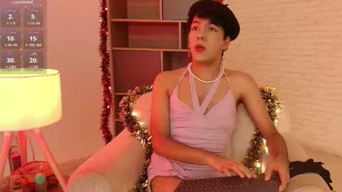 Snapshot of e_r_o_s_ chatting on November 27, 11:29 pm John online show from November 27, 11:29 pm