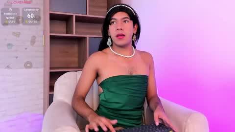 Snapshot of e_r_o_s_ chatting on April 5, 7:11 pm John online show from April 5, 7:11 pm