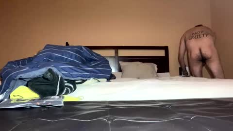 Snapshot of earl3232 chatting on March 20, 2:22 pm earl3232 online show from March 20, 2:22 pm