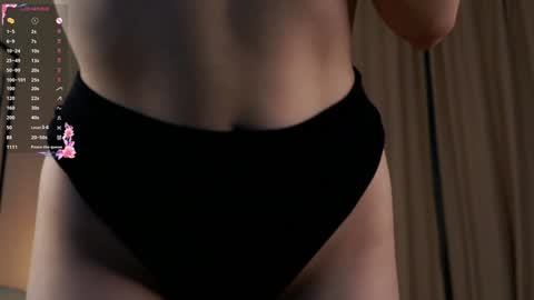 Snapshot of earlenebigge chatting on December 8, 7:05 am Kriss online show from December 8, 7:05 am