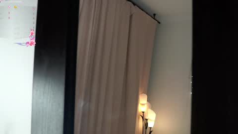 Snapshot of earlenebigge chatting on January 14, 6:13 am Kriss online show from January 14, 6:13 am