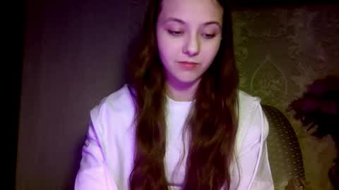 Yuni online show from March 3, 4:24 pm