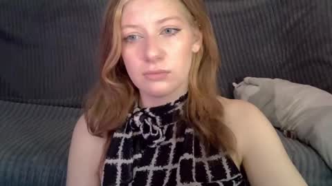 Snapshot of earn_my_lily chatting on May 1, 7:13 am Lily online show from May 1, 7:13 am