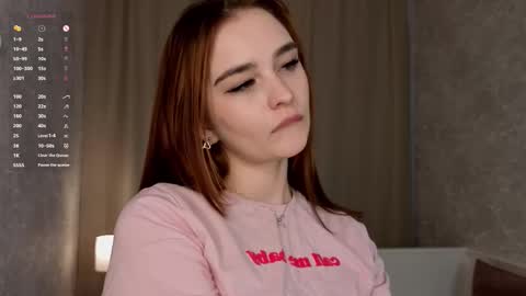 Snapshot of eartharaybourn chatting on March 7, 4:31 am Jess online show from March 7, 4:31 am