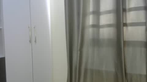 Snapshot of east_queen chatting on January 18, 1:40 pm east_queen online show from January 18, 1:40 pm