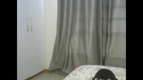 Snapshot of east_queen chatting on February 23, 9:33 am east_queen online show from February 23, 9:33 am