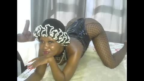 Snapshot of east_queen chatting on February 23, 12:37 pm east_queen online show from February 23, 12:37 pm
