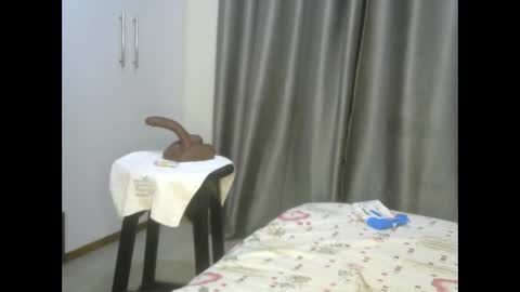 Snapshot of east_queen chatting on February 23, 4:02 pm east_queen online show from February 23, 4:02 pm