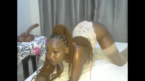 Snapshot of east_queen chatting on February 27, 4:32 pm east_queen online show from February 27, 4:32 pm