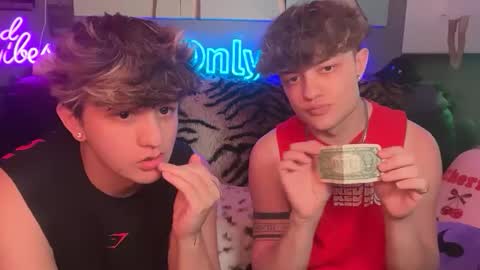 eastinwestin online show from April 3, 7:17 am