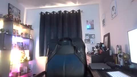 Snapshot of eastmidssoul chatting on February 25, 8:02 am eastmidssoul online show from February 25, 8:02 am