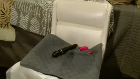 Six online show from December 30, 5:55 pm