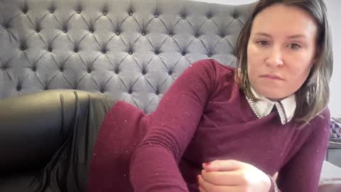 Nadia Ferreira  online show from December 15, 11:03 am