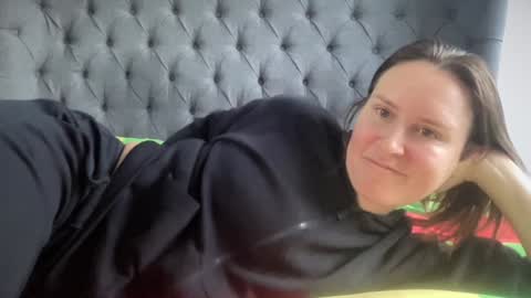 Nadia Ferreira  online show from January 8, 10:06 am