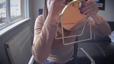 Nadia Ferreira  online show from February 20, 9:21 am