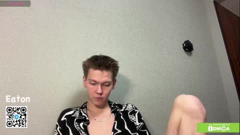 Snapshot of eaton_ chatting on October 25, 4:35 pm eaton_ online show from October 25, 4:35 pm