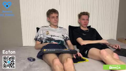 Snapshot of eaton_ chatting on December 1, 9:09 pm eaton_ online show from December 1, 9:09 pm