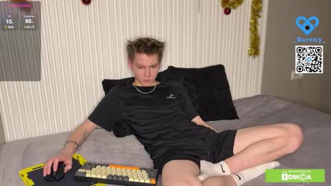 Snapshot of eaton_ chatting on January 13, 10:37 pm eaton_ online show from January 13, 10:37 pm