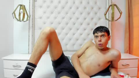 Snapshot of eban_gnr chatting on March 31, 3:34 pm EBAN online show from March 31, 3:34 pm