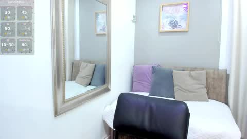 Snapshot of ebbafernandez1_ chatting on February 12, 2:54 pm online show from February 12, 2:54 pm