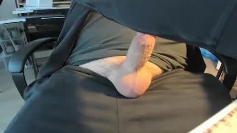 Snapshot of ebear609 chatting on January 10, 11:20 pm ebear609 online show from January 10, 11:20 pm