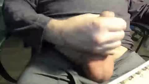 Snapshot of ebear609 chatting on January 19, 2:37 am ebear609 online show from January 19, 2:37 am