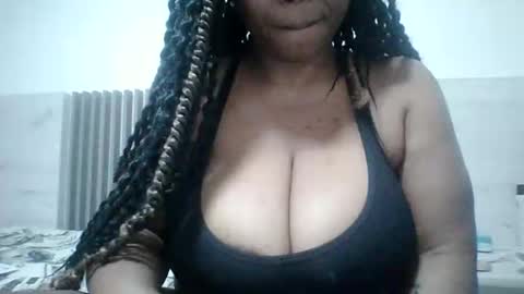 ebonny258729 online show from May 25, 5:41 pm