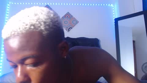 Snapshot of ebonny_stallion chatting on December 4, 3:37 am Chris Palaz online show from December 4, 3:37 am