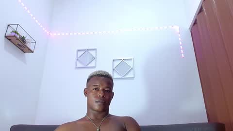 Snapshot of ebonny_stallion chatting on December 28, 9:09 am Chris Palaz online show from December 28, 9:09 am