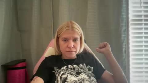 americnbarbie online show from November 18, 6:01 pm