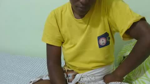 Snapshot of ebony_aleesha chatting on January 10, 7:10 am nelly online show from January 10, 7:10 am